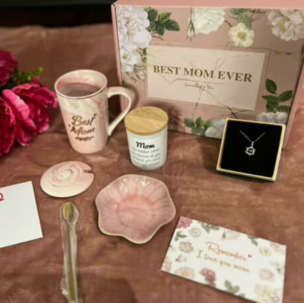 Pink 'Best Mom Ever' Gift Set
Mother’s Day gift - Picture 2 of 2